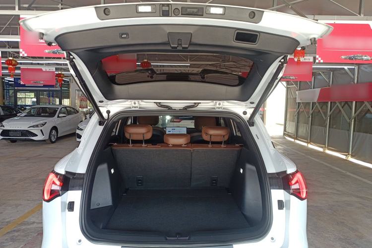 Used Wuling Xingguang S 2024 130 km Flagship Version Trunk