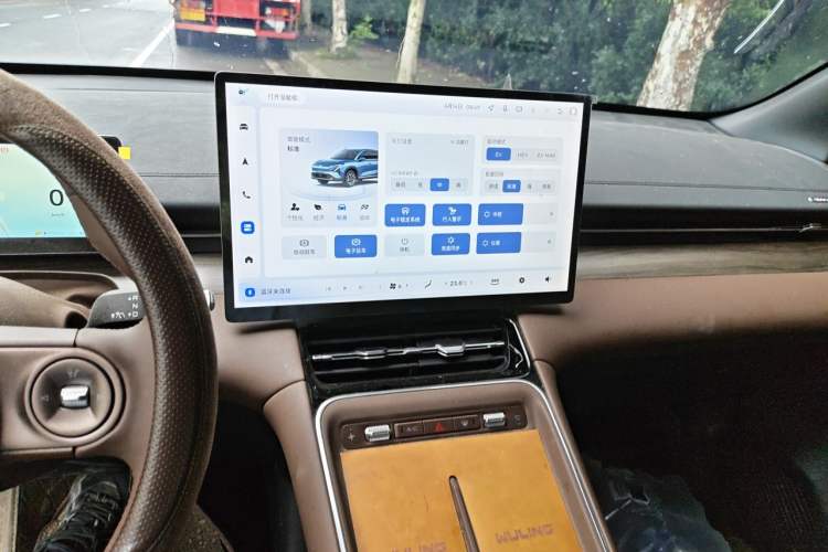 Used Wuling Xingguang S 2024 130 km Flagship Version Audio And AC Panel