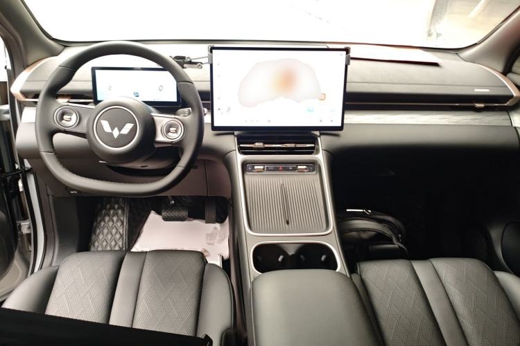Used Wuling Xingguang S 2024 130 km Flagship Version Center Console