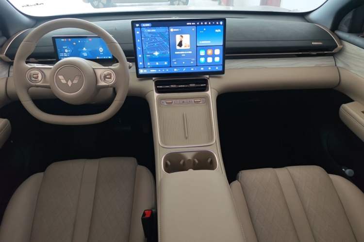 Used Wuling Xingguang S 2024 130 km Flagship Version Center Console