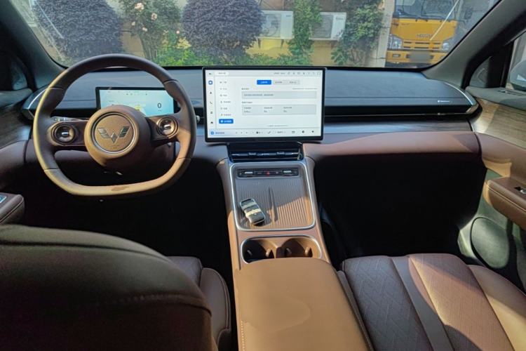 Used Wuling Xingguang S 2024 130 km Flagship Version Center Console