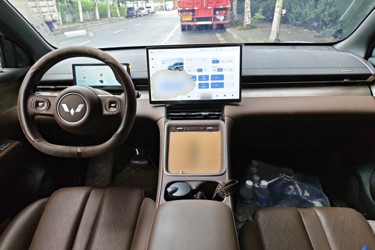 Used Wuling Xingguang S 2024 130 km Flagship Version Center Console
