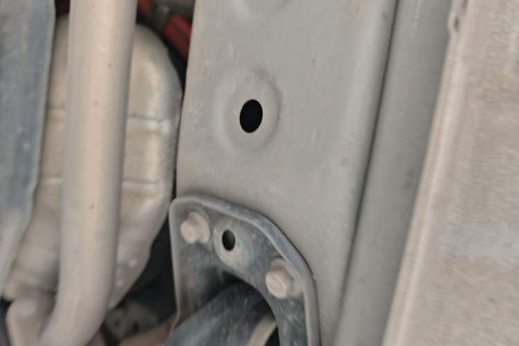 Used Wuling Xingguang S 2024 130km Flagship Version Chassis Rear Left