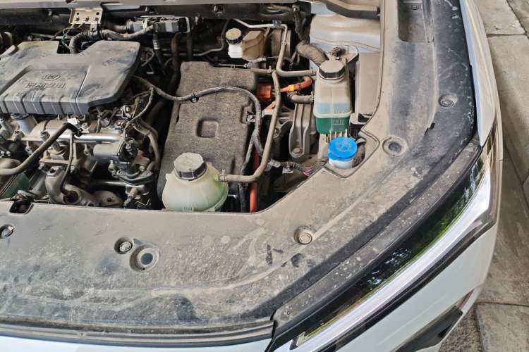 Used Wuling Xingguang S 2024 130 km Flagship Version Engine Bay Left