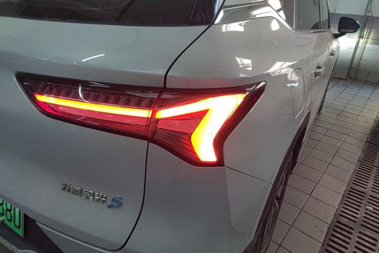 Used Wuling Xingguang S 2024 130 km Flagship Version Exterior 3