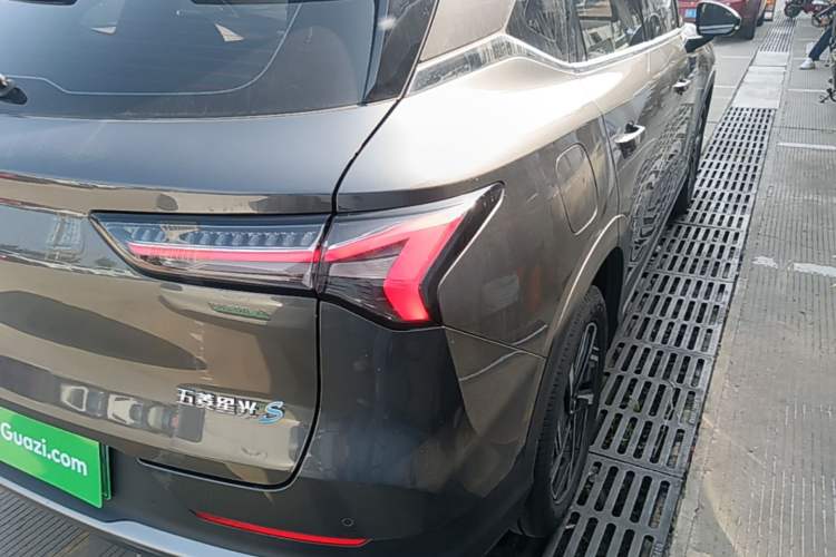 Used Wuling Xingguang S 2024 130 km Flagship Version Exterior 3