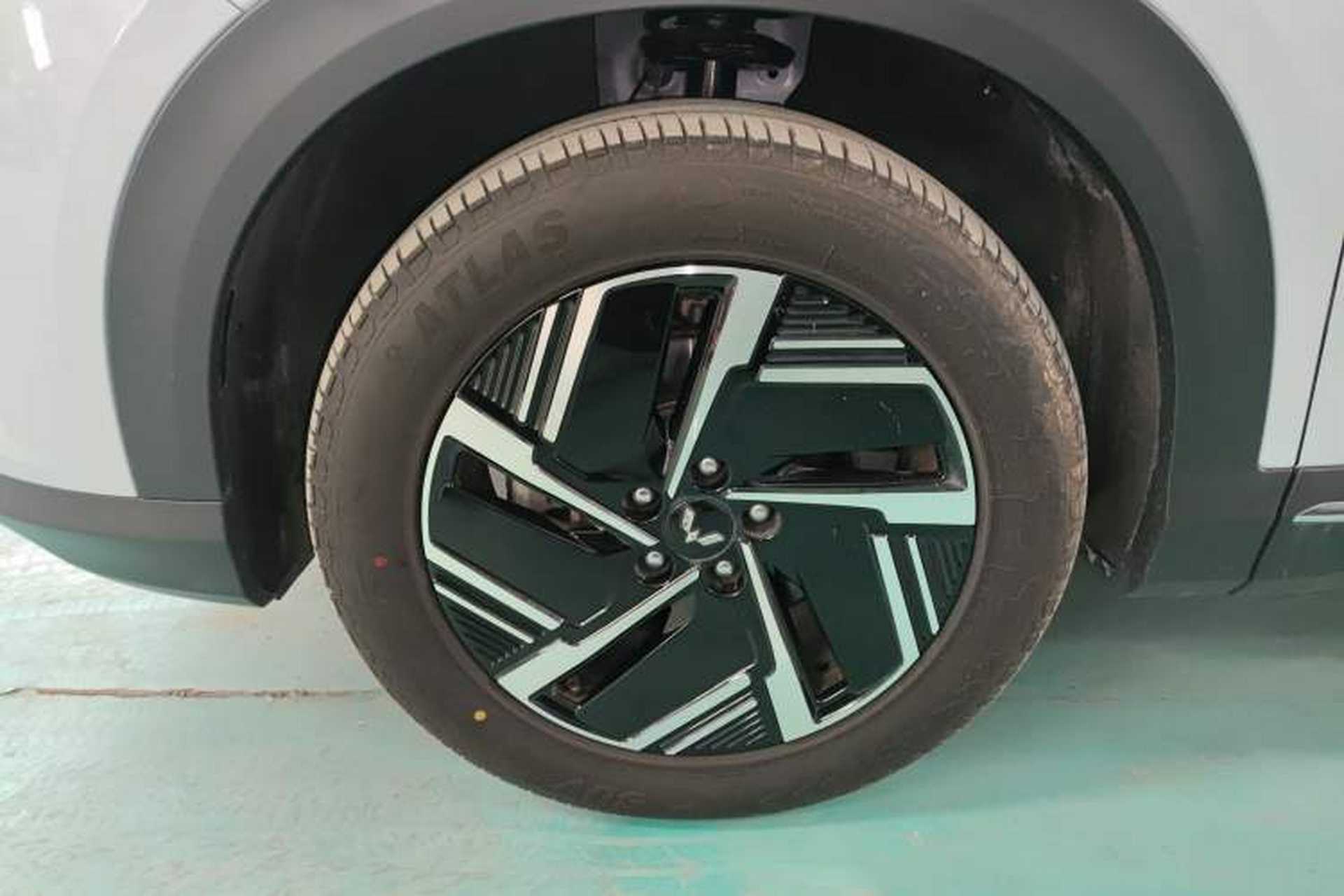 Used Wuling Xingguang S 2024 130 km Flagship Version Exterior 4