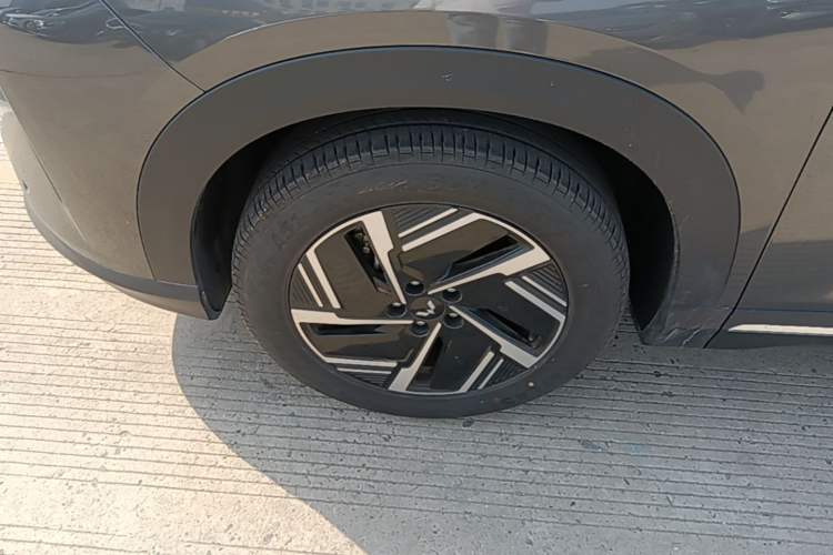 Used Wuling Xingguang S 2024 130 km Flagship Version Exterior 4
