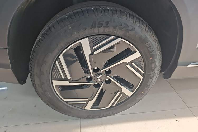 Used Wuling Xingguang S 2024 60km Advanced Version Exterior 5