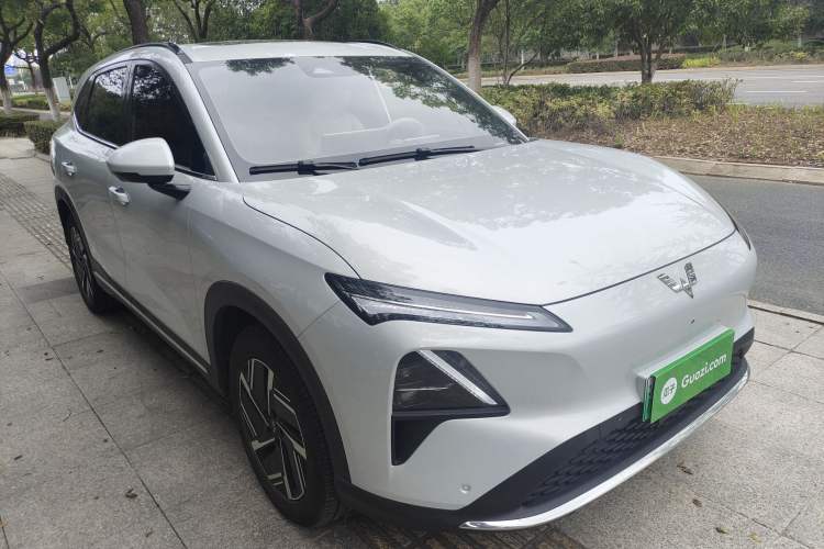 Used Wuling Xingguang S 2024 510 km Flagship Version Front Right 45 Deg
