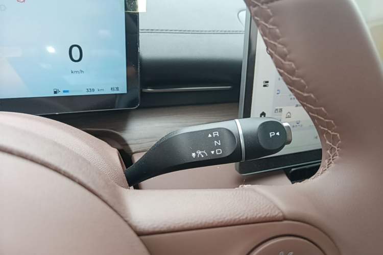 Used Wuling Xingguang S 2024 130 km Flagship Version Gear Lever