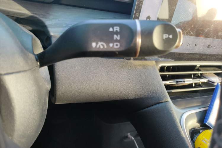 Used Wuling Xingguang S 2024 60km Advanced Version Gear Lever