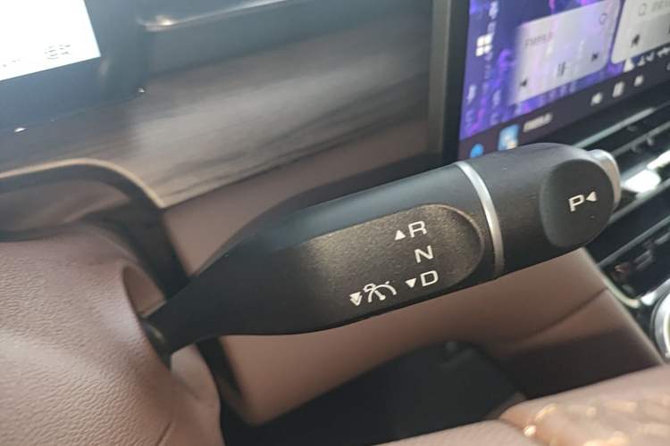 Used Wuling Xingguang S 2024 130 km Flagship Version Gear Lever