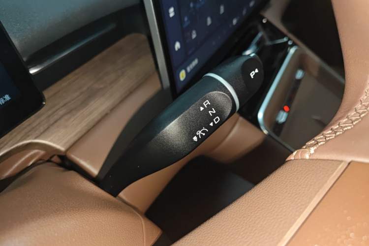 Used Wuling Xingguang S 2024 130 km Flagship Version Gear Lever