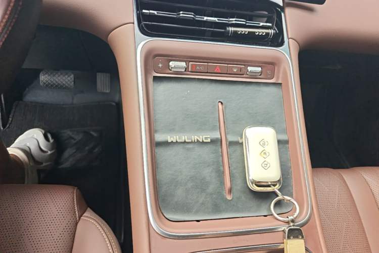 Used Wuling Xingguang S 2024 510km Flagship Edition Gear Lever