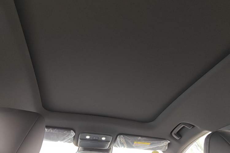 Used Wuling Xingguang S 2024 130 km Flagship Version Headliner