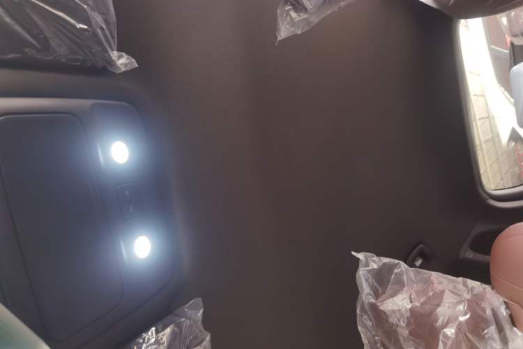 Used Wuling Xingguang S 2024 130km Flagship Version Headliner