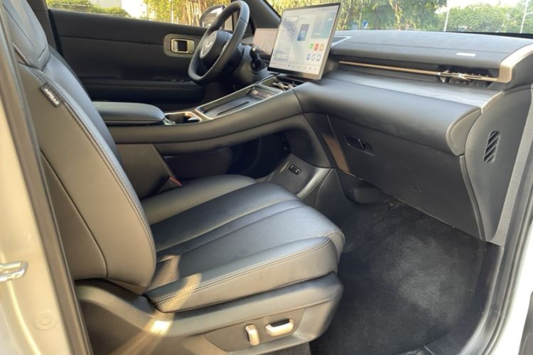 Used Wuling Xingguang S 2024 130 km Flagship Version Interior 6