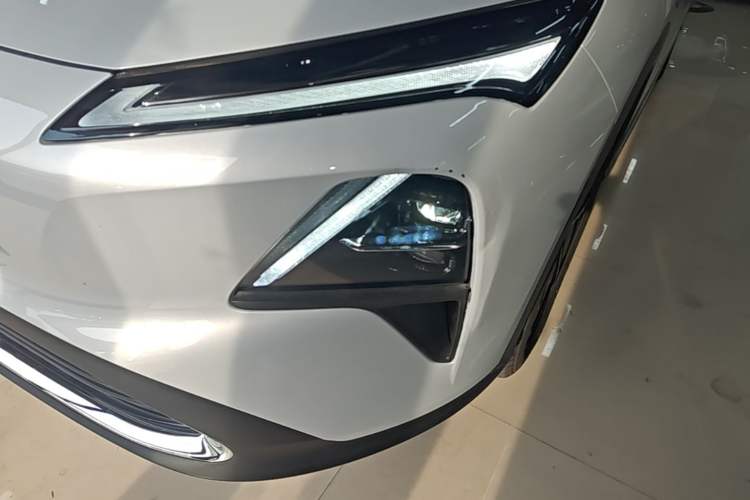 Used Wuling Xingguang S 2024 60km Advanced Version Left Front Headlight