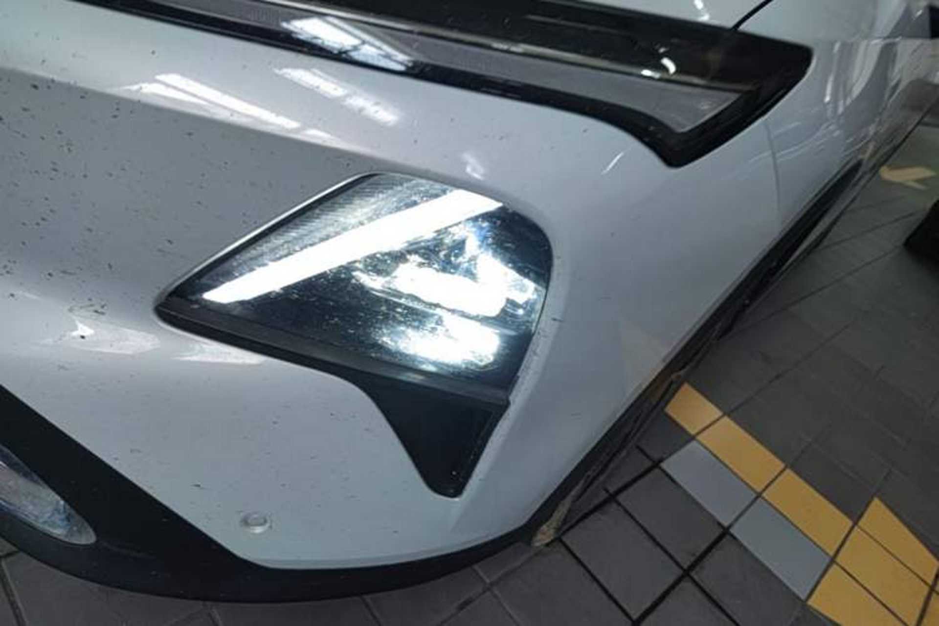 Used Wuling Xingguang S 2024 130 km Flagship Version Left Front Headlight