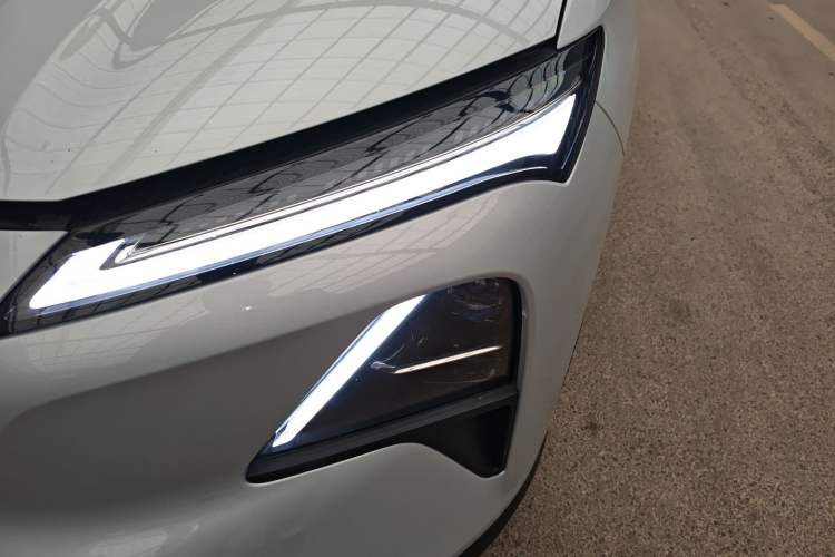 Used Wuling Xingguang S 2024 130 km Flagship Version Left Front Headlight