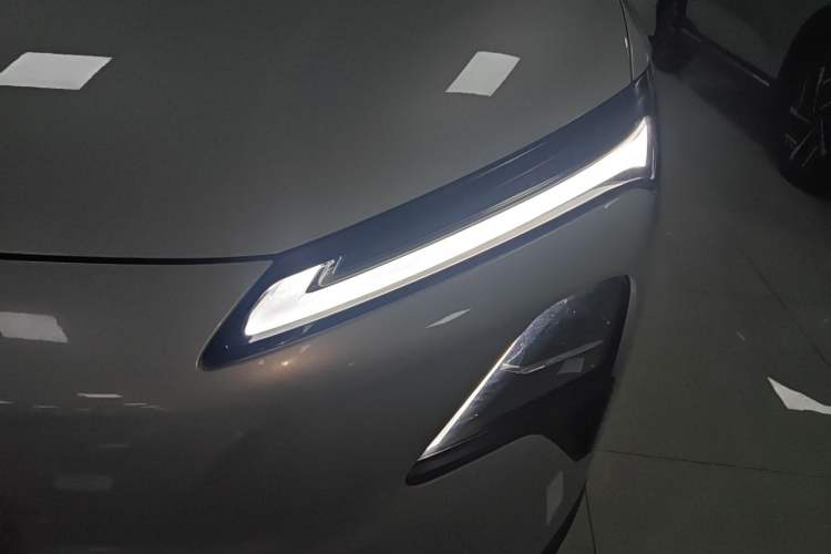 Used Wuling Xingguang S 2024 130 km Flagship Version Left Front Headlight