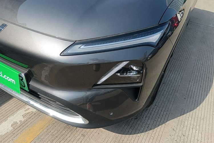 Used Wuling Xingguang S 2024 130 km Flagship Version Left Front Headlight