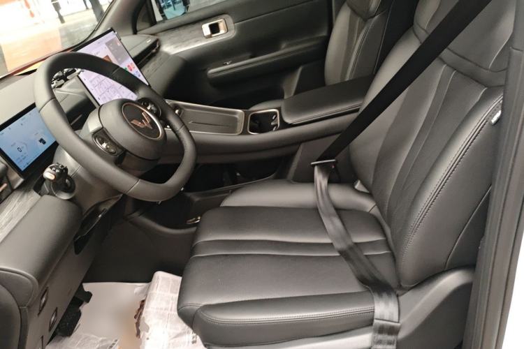 Used Wuling Xingguang S 2024 130 km Flagship Version Left Front Seat