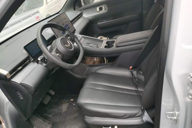 Used Wuling Xingguang S 2024 130 km Flagship Version Left Front Seat