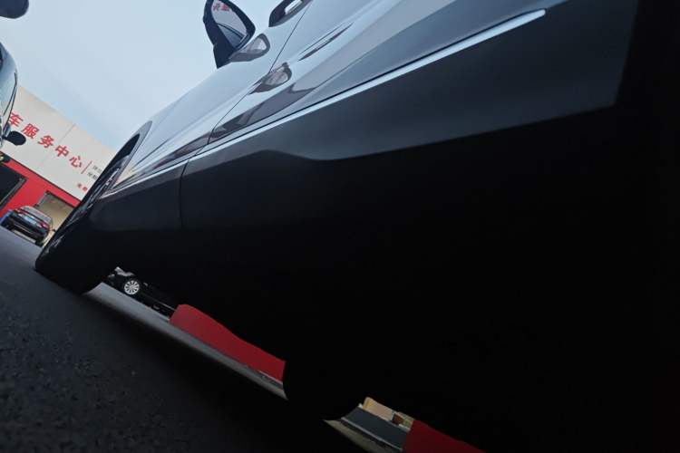 Used Wuling Xingguang S 2024 130 km Flagship Version Left Side Sill