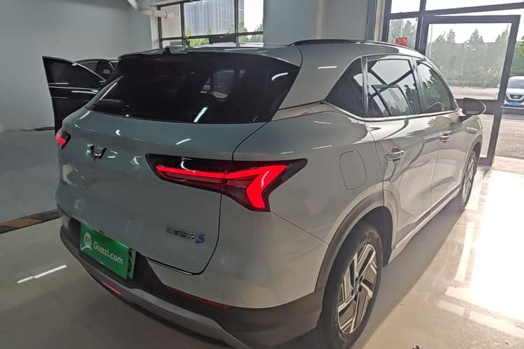Used Wuling Xingguang S 2024 60km Advanced Version Rear Right 45 Deg
