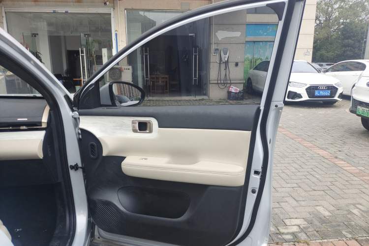 Used Wuling Xingguang S 2024 510 km Flagship Version Right Front Door Interior