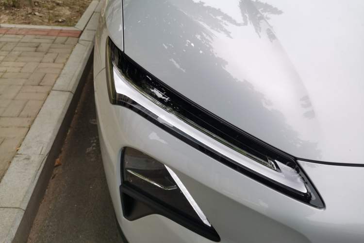 Used Wuling Xingguang S 2024 130 km Flagship Version Right Front Headlight