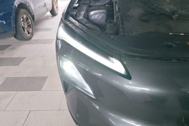 Used Wuling Xingguang S 2024 510 km Flagship Version Right Front Headlight