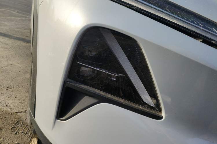 Used Wuling Xingguang S 2024 60km Advanced Version Right Front Headlight