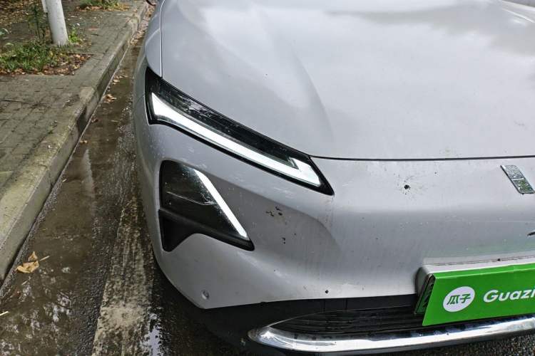 Used Wuling Xingguang S 2024 130 km Flagship Version Right Front Headlight