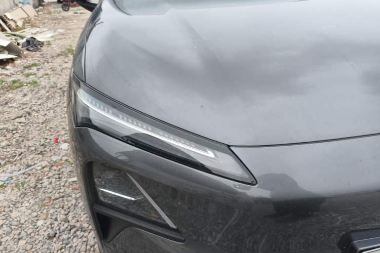Used Wuling Xingguang S 2024 510 km Flagship Version Right Front Headlight