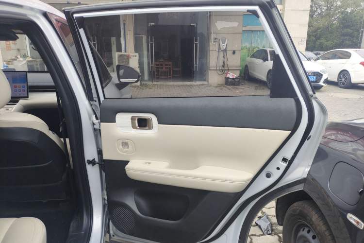 Used Wuling Xingguang S 2024 510 km Flagship Version Right Rear Door Interior
