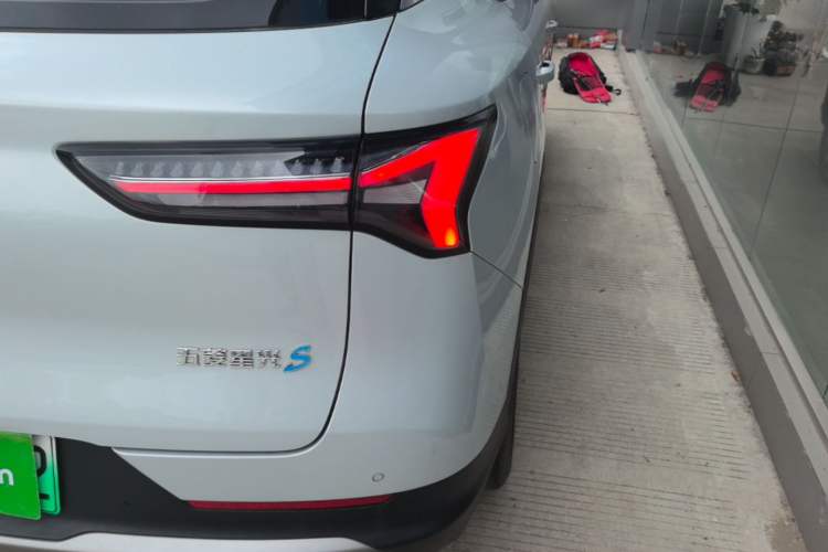 Used Wuling Xingguang S 2024 130 km Flagship Version Right Rear Taillight