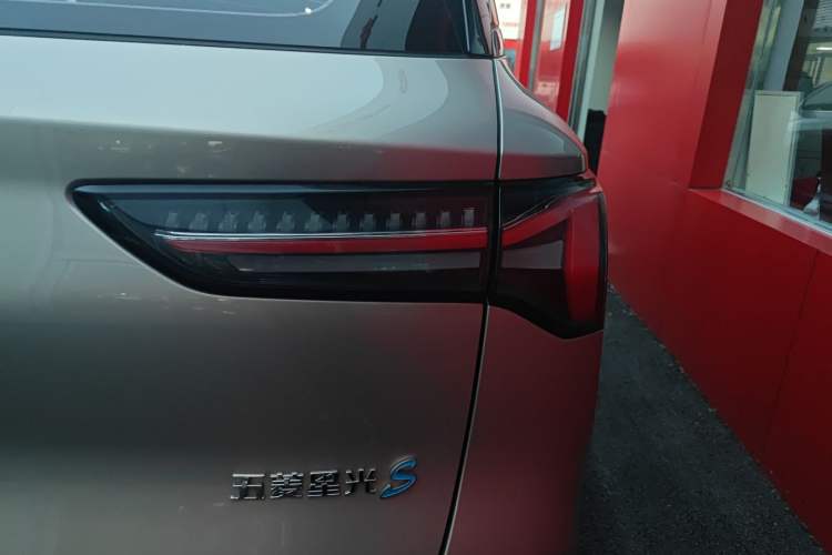 Used Wuling Xingguang S 2024 130 km Flagship Version Right Rear Taillight