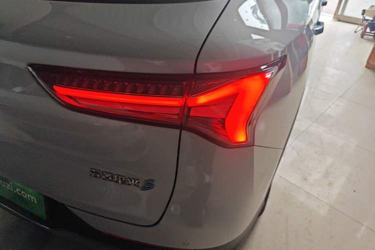 Used Wuling Xingguang S 2024 510 km Flagship Version Right Rear Taillight