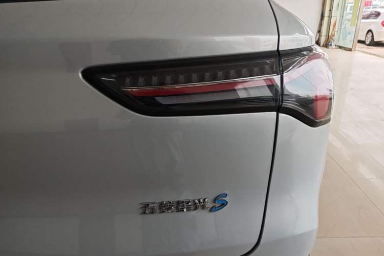 Used Wuling Xingguang S 2024 130 km Flagship Version Right Rear Taillight