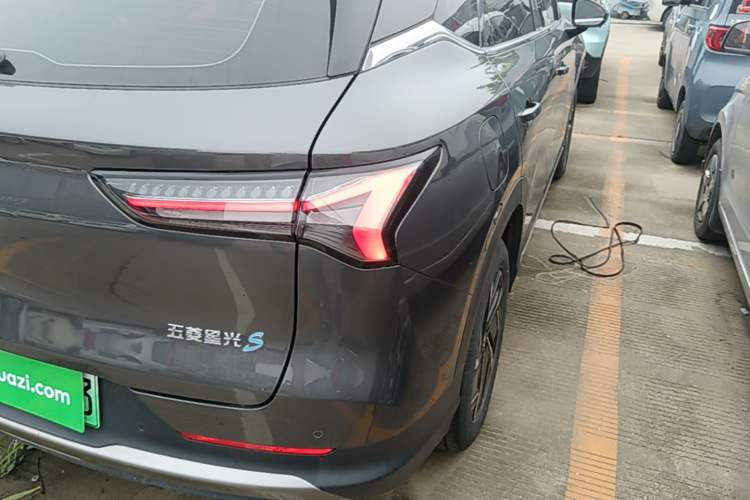 Used Wuling Xingguang S 2024 130 km Flagship Version Right Rear Taillight