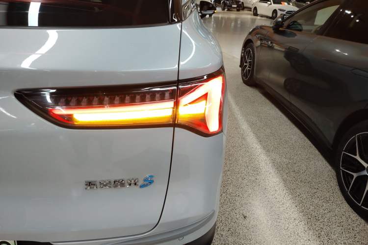 Used Wuling Xingguang S 2024 510 km Flagship Version Right Rear Taillight