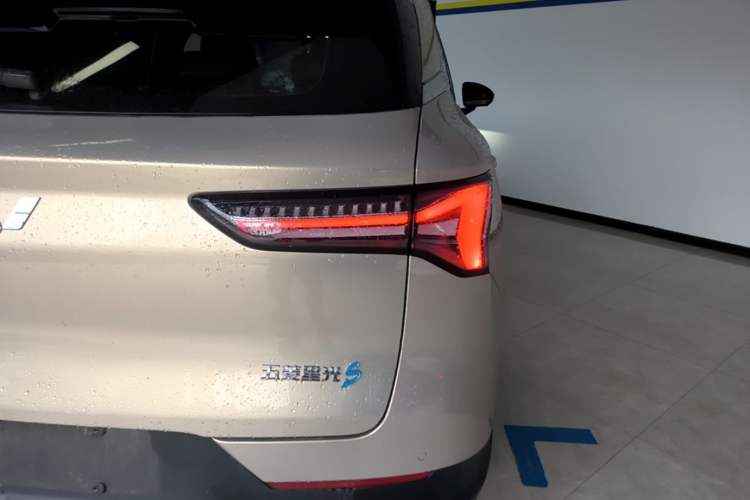 Used Wuling Xingguang S 2024 510 km Flagship Version Right Rear Taillight