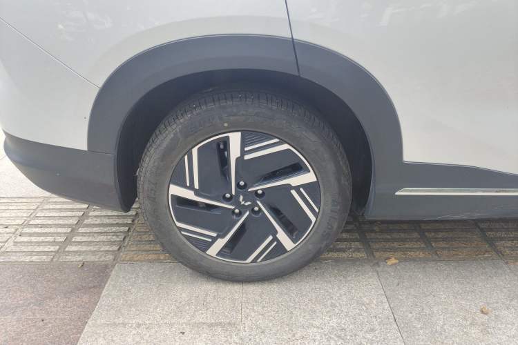 Used Wuling Xingguang S 2024 510 km Flagship Version Right Rear Wheel Hub