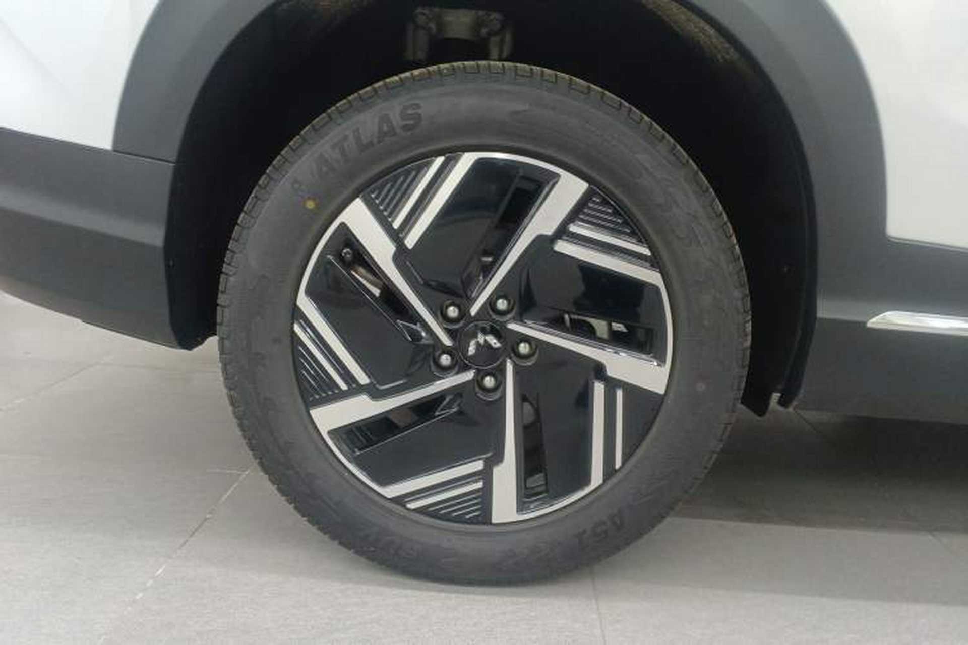 Used Wuling Xingguang S 2024 130 km Flagship Version Right Rear Wheel Hub