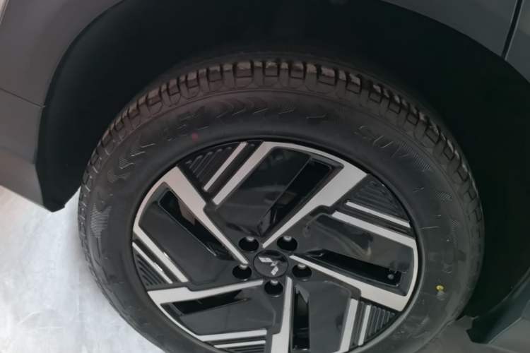 Used Wuling Xingguang S 2024 130km Flagship Version Right Rear Wheel Hub