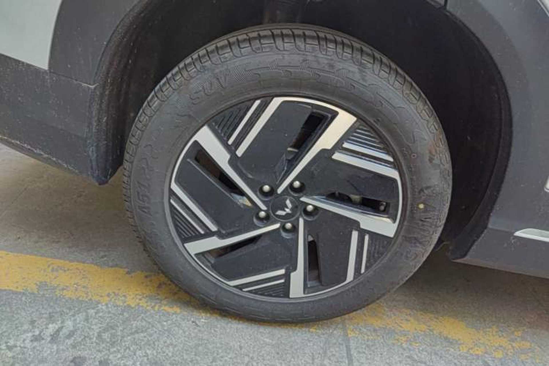 Used Wuling Xingguang S 2024 130 km Flagship Version Right Rear Wheel Hub