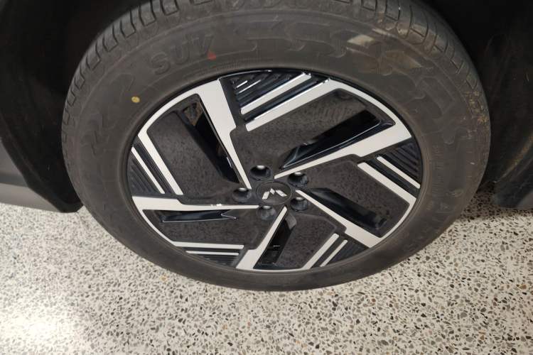 Used Wuling Xingguang S 2024 510 km Flagship Version Right Rear Wheel Hub